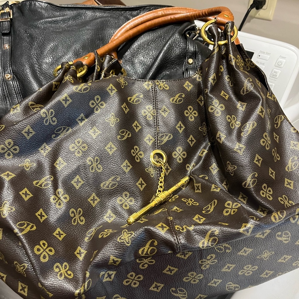 Ladies hobo style bag